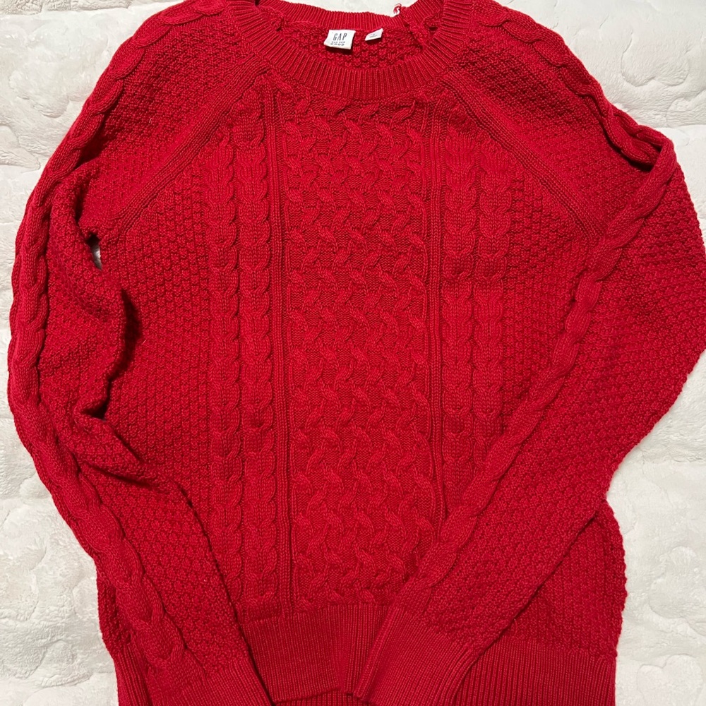 WOMANS RED SWEATER